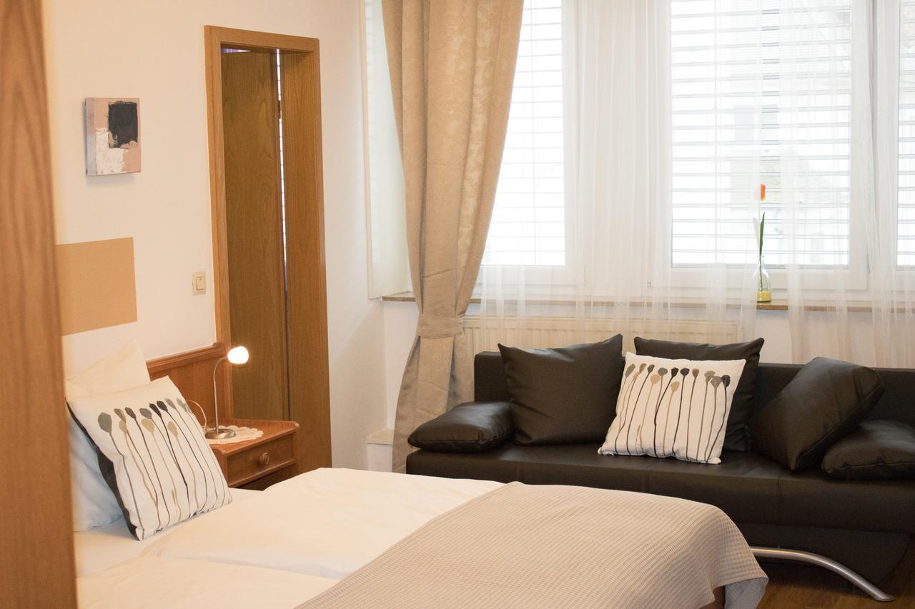 Stadthotel Russelsheim Esterno foto