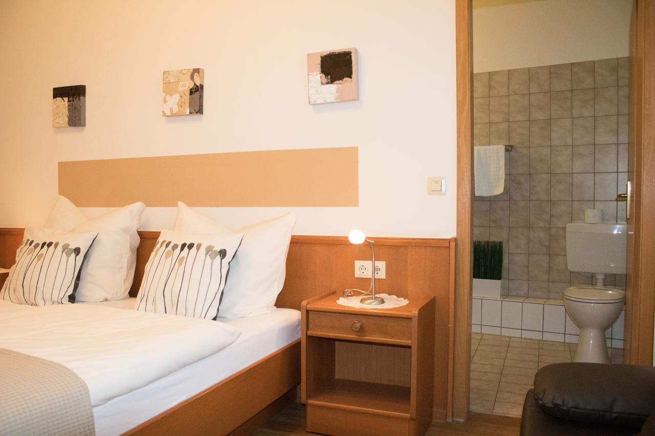 Stadthotel Russelsheim Esterno foto