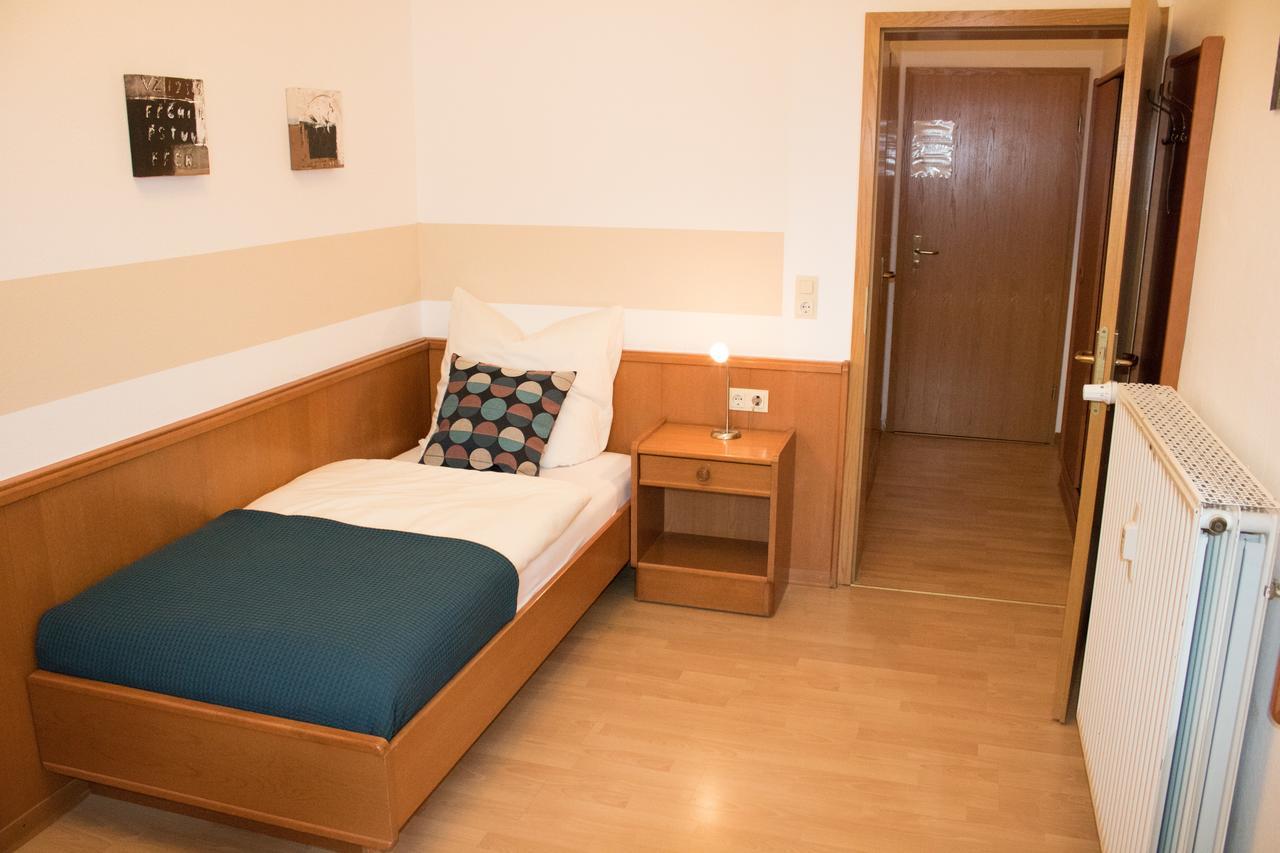 Stadthotel Russelsheim Esterno foto