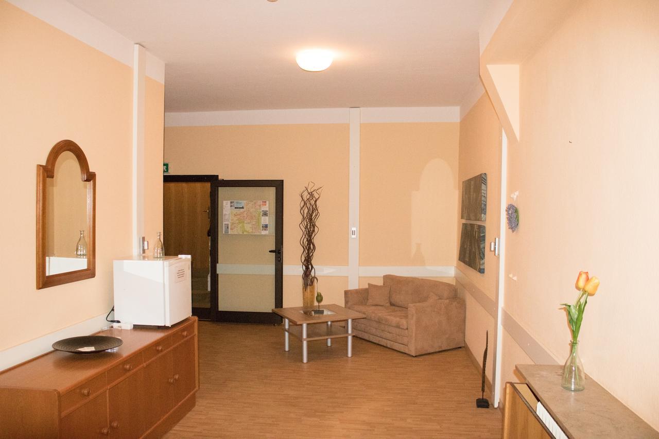 Stadthotel Russelsheim Esterno foto